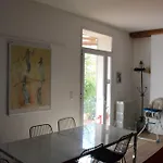 Maison Chaleureuse Avec Grande Terrasse