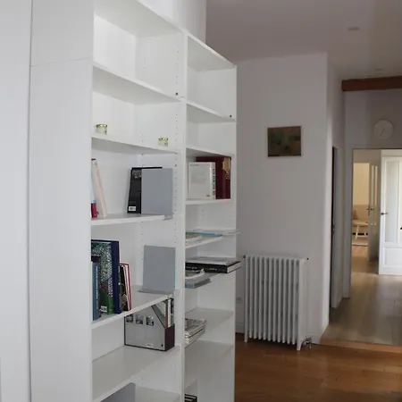 Maison Chaleureuse Avec Grande Terrasse نيم