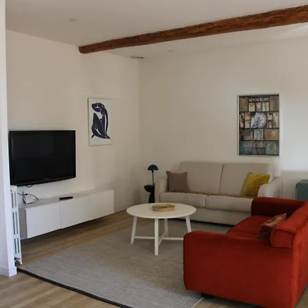 Maison Chaleureuse Avec Grande Terrasse *